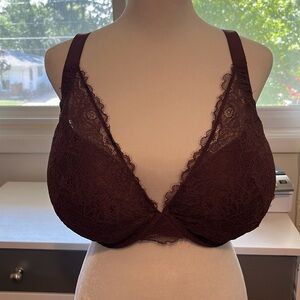 Very pretty plum colored padded bra in a size 40G